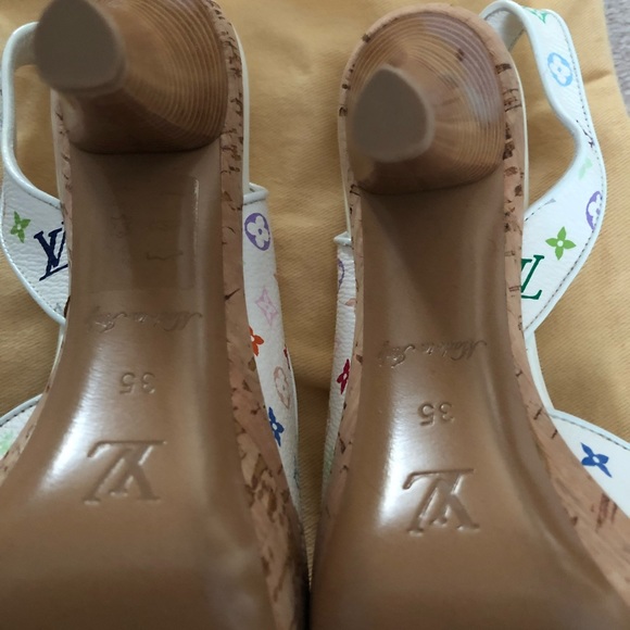 Louis Vuitton Santa Monica Sandal monogram canvas. Tried on for sizing. - Picture 3 of 10